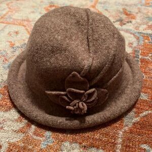 Adora Flower wool hat 